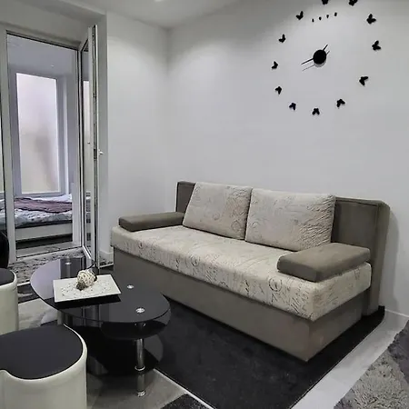 Apartment Lovely In